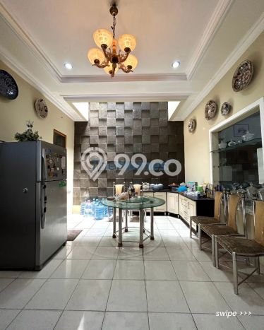 Rumah Mewah Siap Huni LT 328m2 di Tebet, Jakarta Selatan Rumah Mewah Siap Huni LT 328m2 di Tebet, Jakarta Selatan