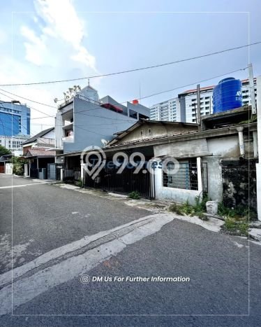 Rumah Luxury Modern Tanpa Renovasi di Menteng Dalam Jakarta Selatan Rumah Luxury Modern Tanpa Renovasi di Menteng Dalam Jakarta Selatan