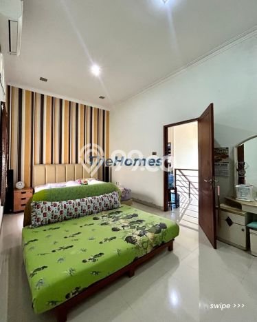 LISTING BARU! Rumah Strategis area Tebet, LT 140m² Bangunan 230m² LISTING BARU! Rumah Strategis area Tebet, LT 140m² Bangunan 230m²