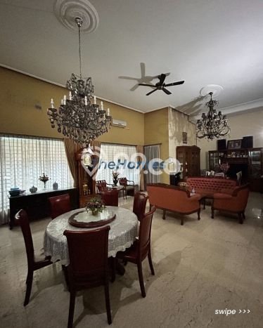 Rumah di Tebet, Jakarta Selatan, Luas 424m² Bangunan 300m² Rumah di Tebet, Jakarta Selatan, Luas 424m² Bangunan 300m²