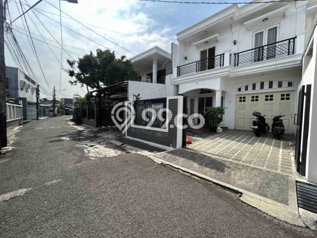 Hunian Elit LB 250m2 Siap Huni Desain Elegan di Pejaten, Jakarta Selatan Hunian Elit LB 250m2 Siap Huni Desain Elegan di Pejaten, Jakarta Selatan