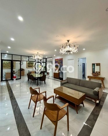 PROPERTI PILIHAN! Rumah Nyaman di Tebet, Luas 240m² Bangunan 350m² PROPERTI PILIHAN! Rumah Nyaman di Tebet, Luas 240m² Bangunan 350m²