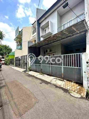 Dijual Rumah Strategis Bagus Punya 3 KT di Tebet Jakarta Selatan SHM Dijual Rumah Strategis Bagus Punya 3 KT di Tebet Jakarta Selatan SHM
