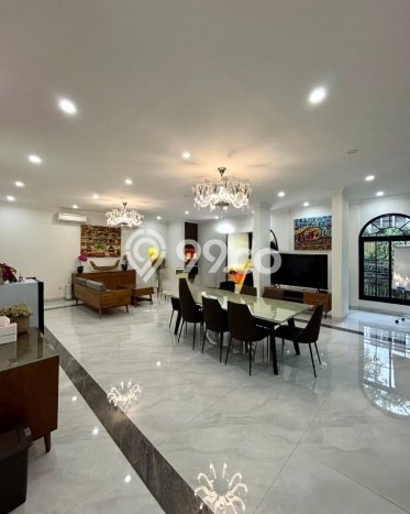 PROPERTI PILIHAN! Rumah Nyaman di Tebet, Luas 240m² Bangunan 350m² PROPERTI PILIHAN! Rumah Nyaman di Tebet, Luas 240m² Bangunan 350m²