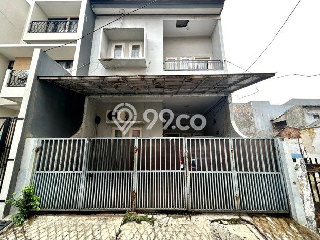 Dijual Rumah Strategis Bagus Punya 3 KT di Tebet Jakarta Selatan SHM Dijual Rumah Strategis Bagus Punya 3 KT di Tebet Jakarta Selatan SHM