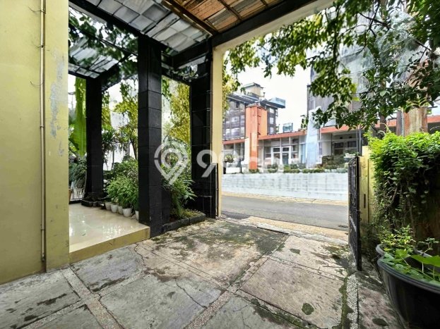 Hunian Eksklusif Siap Huni LT 240m2 di Tebet, Jakarta Selatan Hunian Eksklusif Siap Huni LT 240m2 di Tebet, Jakarta Selatan