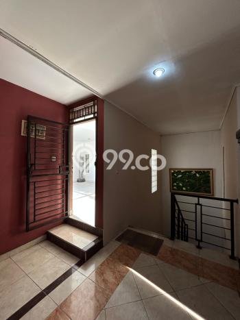 Rumah Strategis Modern Lb 180m2 di Tebet, Jakarta Selatan Rumah Strategis Modern Lb 180m2 di Tebet, Jakarta Selatan