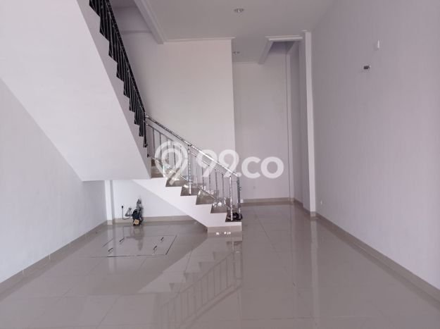 LOKASI PREMIUM! Ruko di Kelapa Gading, Luas 270m², Lokasi Berkembang LOKASI PREMIUM! Ruko di Kelapa Gading, Luas 270m², Lokasi Berkembang