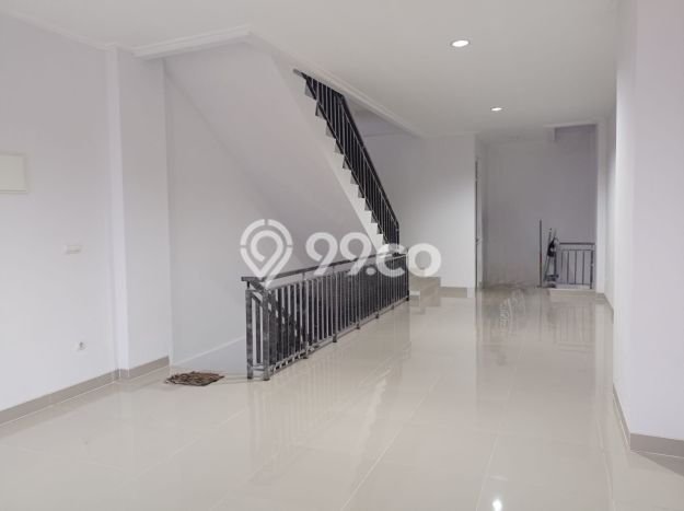 LOKASI PREMIUM! Ruko di Kelapa Gading, Luas 270m², Lokasi Berkembang LOKASI PREMIUM! Ruko di Kelapa Gading, Luas 270m², Lokasi Berkembang