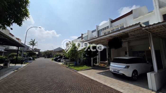 Unit Gudang Dijual di Jakarta Utara LT 6961m2 & LB 2800m2 Unit Gudang Dijual di Jakarta Utara LT 6961m2 & LB 2800m2