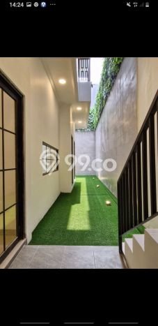 Rumah Elit Modern Tanpa Renovasi di Tomang Jakarta Barat Rumah Elit Modern Tanpa Renovasi di Tomang Jakarta Barat