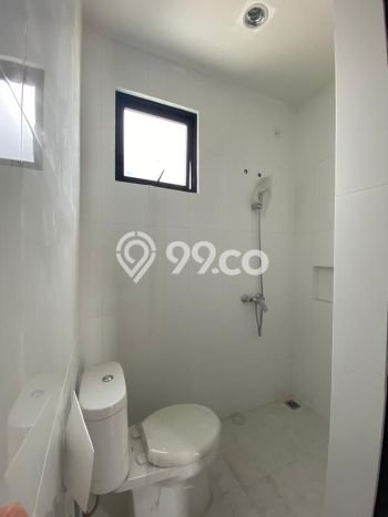 Rumah Lokasi Strategis area , Jakarta Barat, Luas 80m2m² Bangunan 70m2m² Rumah Lokasi Strategis area , Jakarta Barat, Luas 80m2m² Bangunan 70m2m²