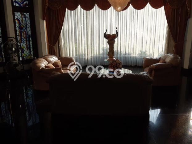 Siap Huni Rumah Mewah 5 Kamar di Kelapa Gading Dekat ke Mana Pun Siap Huni Rumah Mewah 5 Kamar di Kelapa Gading Dekat ke Mana Pun