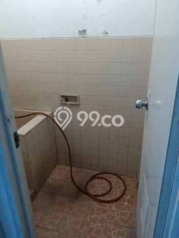 LOKASI STRATEGIS! Rumah di Kelapa Gading, Dekat Stasiun, 1 KM, LT 102m² LB 84m² LOKASI STRATEGIS! Rumah di Kelapa Gading, Dekat Stasiun, 1 KM, LT 102m² LB 84m²