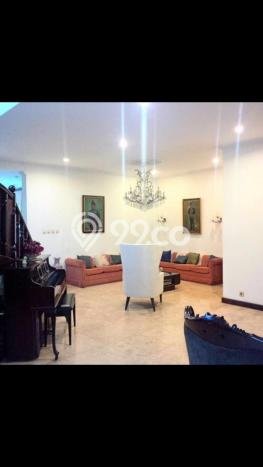 Rumah Elit Modern Tanpa Renovasi di Kayu Putih Jakarta Timur Rumah Elit Modern Tanpa Renovasi di Kayu Putih Jakarta Timur