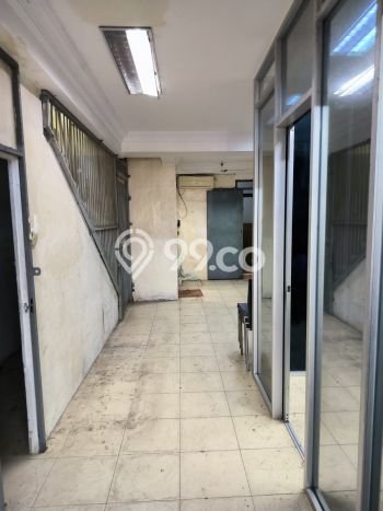 Ruko Kawasan Mangga Dua, Luas 318m², Area Komersial, Jalan Utama Ruko Kawasan Mangga Dua, Luas 318m², Area Komersial, Jalan Utama
