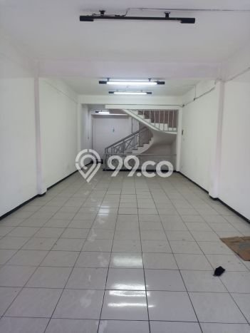 Area Ramai! Ruko Dijual di Kelapa Gading untuk Bisnis Luas Bangunan 200m2 Area Ramai! Ruko Dijual di Kelapa Gading untuk Bisnis Luas Bangunan 200m2