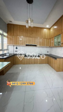Hunian Mewah Dijual LT 195m2 di Kelapa Gading, Jakarta Utara Hunian Mewah Dijual LT 195m2 di Kelapa Gading, Jakarta Utara