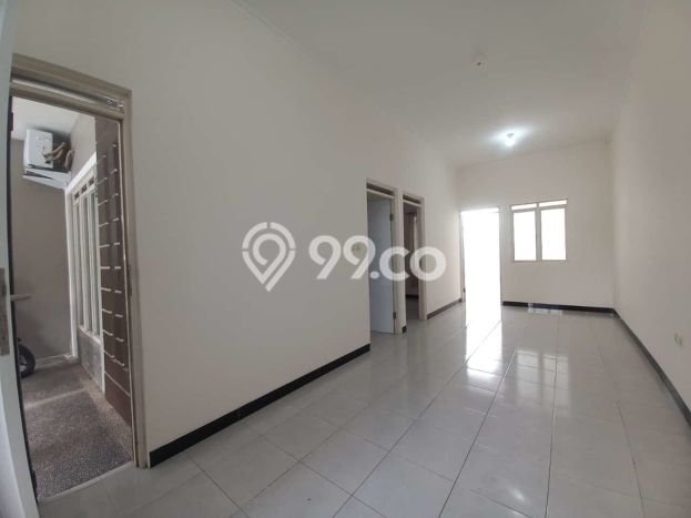 Disewakan! Rumah 2 Kamar Tidur &
1 Kamar Mandi di Taman Kopo Indah, Bandung Disewakan! Rumah 2 Kamar Tidur &
1 Kamar Mandi di Taman Kopo Indah, Bandung