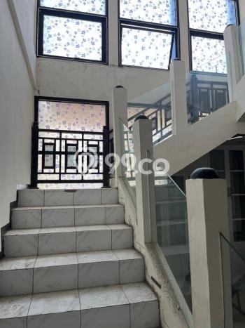 Rumah Elit Modern Tanpa Renovasi di Harapan Indah Bekasi Rumah Elit Modern Tanpa Renovasi di Harapan Indah Bekasi
