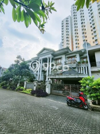 Rumah Elit LB 399m2 Siap Pakai Desain Elegan di Pekayon, Bekasi Rumah Elit LB 399m2 Siap Pakai Desain Elegan di Pekayon, Bekasi