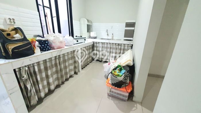 Rumah Modern 3 KT di Jati Mekar Bekasi Semi Furnished Rumah Modern 3 KT di Jati Mekar Bekasi Semi Furnished