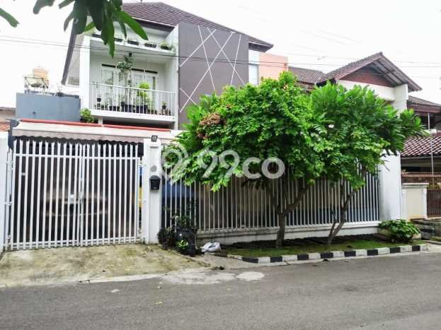Dijual Rumah Mewah Elegan Dengan View Eksklusif di Pondok Bambu, Jakarta Timur Dijual Rumah Mewah Elegan Dengan View Eksklusif di Pondok Bambu, Jakarta Timur