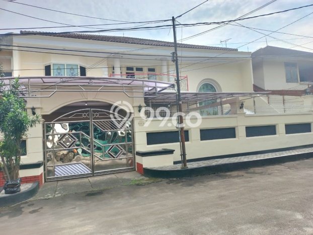 Dijual Rumah Premium dengan Fasilitas Sekitar Komplit di Cinere, Depok Dijual Rumah Premium dengan Fasilitas Sekitar Komplit di Cinere, Depok