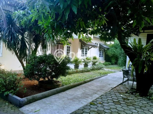 Dijual Rumah Luas Megah Dengan View Cantik di Pondok Bambu, Jakarta Timur Dijual Rumah Luas Megah Dengan View Cantik di Pondok Bambu, Jakarta Timur