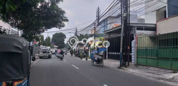Rumah Mewah LB 260m2 Siap Pakai Desain Elegan di Utan Kayu, Jakarta Timur Rumah Mewah LB 260m2 Siap Pakai Desain Elegan di Utan Kayu, Jakarta Timur