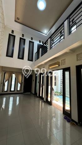 Rumah Modern 4 KT di Pondok Kelapa Jakarta Timur Semi Furnished Rumah Modern 4 KT di Pondok Kelapa Jakarta Timur Semi Furnished