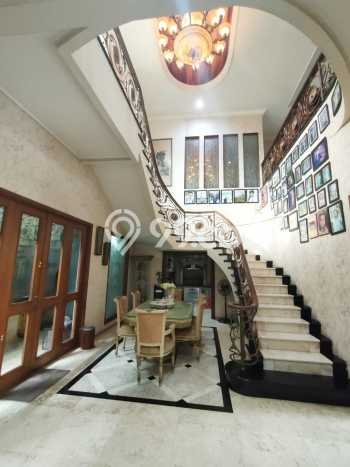 Rumah Elit LB 399m2 Siap Pakai Desain Elegan di Pekayon, Bekasi Rumah Elit LB 399m2 Siap Pakai Desain Elegan di Pekayon, Bekasi