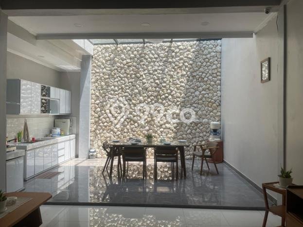 For Sale! Premium House LT 170m2 Desain Modern di Rawamangun For Sale! Premium House LT 170m2 Desain Modern di Rawamangun