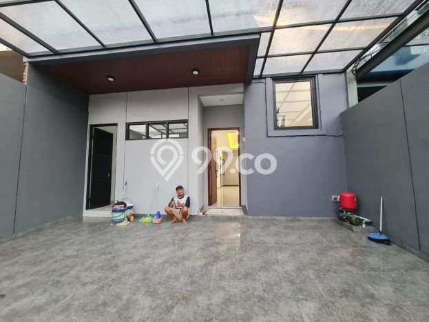 Rumah Elit Modern Siap Huni di Kedoya Baru Jakarta Barat Rumah Elit Modern Siap Huni di Kedoya Baru Jakarta Barat