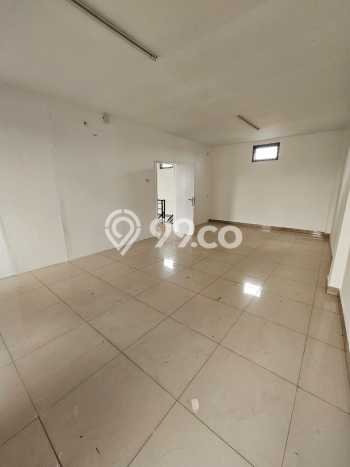 Ruko Disewakan Kawasan Duren Sawit, Luas 300m², Area Utama, Akses Mudah Ruko Disewakan Kawasan Duren Sawit, Luas 300m², Area Utama, Akses Mudah