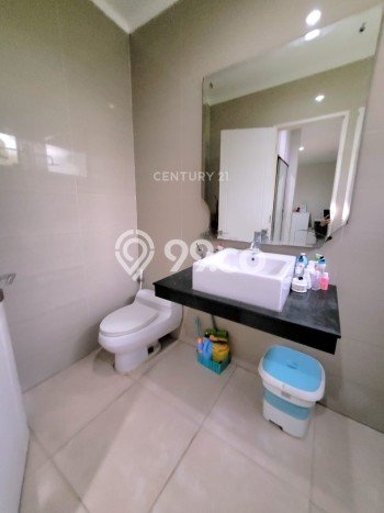 Hunian Elit LB 240m2 Siap Huni Desain Elegan di Bintaro, Tangerang Selatan Hunian Elit LB 240m2 Siap Huni Desain Elegan di Bintaro, Tangerang Selatan