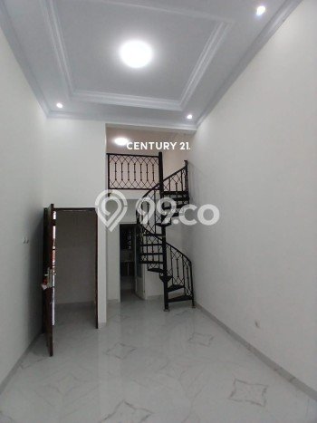 Jual Rumah Strategis Bagus Punya 4 KT di Pancoran Jakarta Selatan SHM Jual Rumah Strategis Bagus Punya 4 KT di Pancoran Jakarta Selatan SHM
