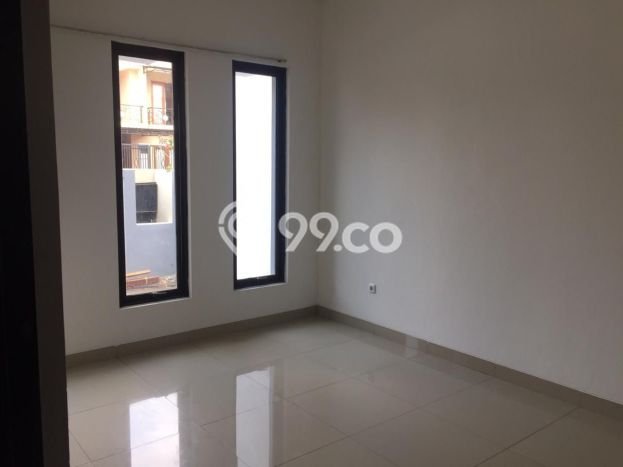 Siap Huni Hunian Elit 7 Kamar di Karawaci Dekat ke Mana Saja Siap Huni Hunian Elit 7 Kamar di Karawaci Dekat ke Mana Saja