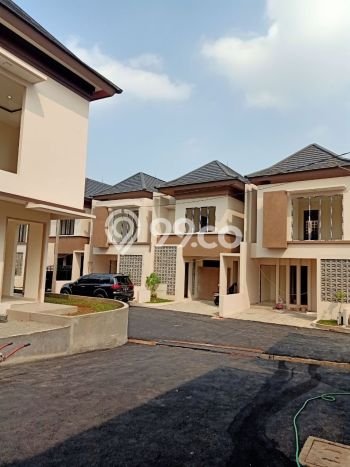 Rumah Strategis Minimalis Lb 167m2 di Cipayung, Jakarta Timur Rumah Strategis Minimalis Lb 167m2 di Cipayung, Jakarta Timur