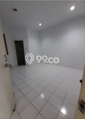 Disewakan! Rumah 4 Kamar Tidur &
4 Kamar Mandi di Muara Karang, Jakarta Utara Disewakan! Rumah 4 Kamar Tidur &
4 Kamar Mandi di Muara Karang, Jakarta Utara