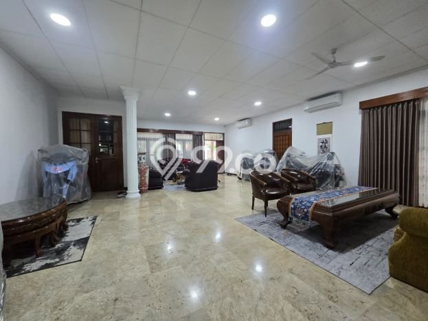 Hunian Strategis Disewakan 5 Kamar di Kebayoran Baru Bisa Nego Hunian Strategis Disewakan 5 Kamar di Kebayoran Baru Bisa Nego