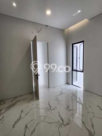 Jual Rumah Strategis Bagus Punya 5 KT di Rungkut Surabaya SHM Jual Rumah Strategis Bagus Punya 5 KT di Rungkut Surabaya SHM