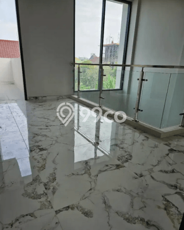Rumah kawasan Wiyung, Surabaya, Luas 180m2m² LB 330m2m² Rumah kawasan Wiyung, Surabaya, Luas 180m2m² LB 330m2m²