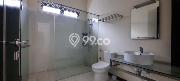 Disewakan Rumah Bagus di Kebayoran Baru Harga Rp 700 Juta/ Tahun Disewakan Rumah Bagus di Kebayoran Baru Harga Rp 700 Juta/ Tahun