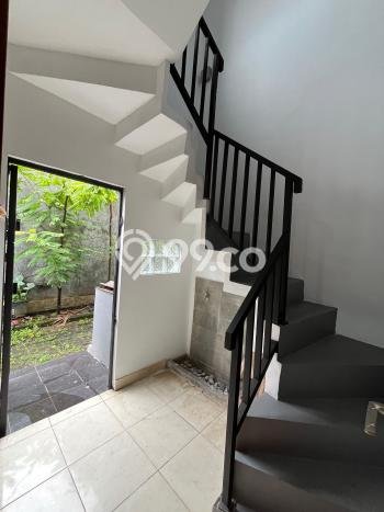 Dijual Rumah 4 Kamar Lokasi Strategis Bagus dan Strategis di Karawaci Dijual Rumah 4 Kamar Lokasi Strategis Bagus dan Strategis di Karawaci