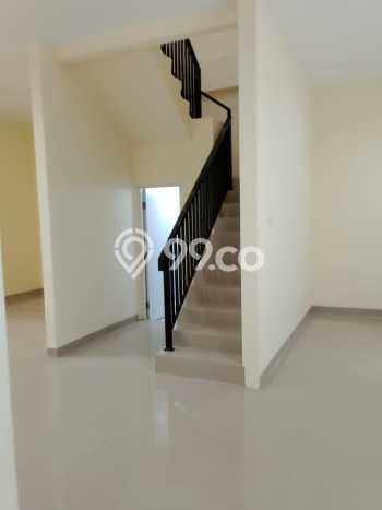 For Sale Rumah 5 Kamar Lokasi Ideal Nyaman dan Strategis di Serpong For Sale Rumah 5 Kamar Lokasi Ideal Nyaman dan Strategis di Serpong