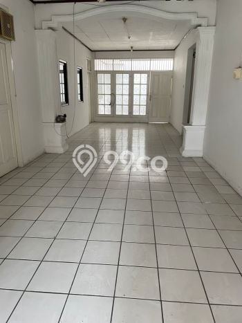 Lokasi strategis! Rumah siap huni dikontrakkan di Serpong LB 100m2 Lokasi strategis! Rumah siap huni dikontrakkan di Serpong LB 100m2