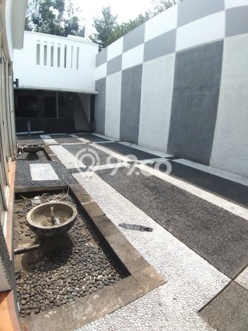 Rumah Mewah LB 1000m2 Siap Huni Desain Elegan di BSD, Tangerang Rumah Mewah LB 1000m2 Siap Huni Desain Elegan di BSD, Tangerang