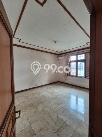 Siap Huni Hunian Elit 4 Kamar di Jagakarsa Dekat ke Mana Saja Siap Huni Hunian Elit 4 Kamar di Jagakarsa Dekat ke Mana Saja