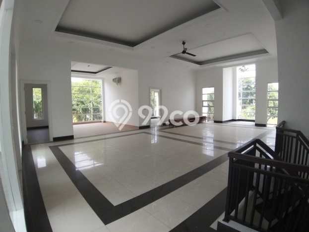 Rumah Mewah LB 1000m2 Siap Huni Desain Elegan di BSD, Tangerang Rumah Mewah LB 1000m2 Siap Huni Desain Elegan di BSD, Tangerang
